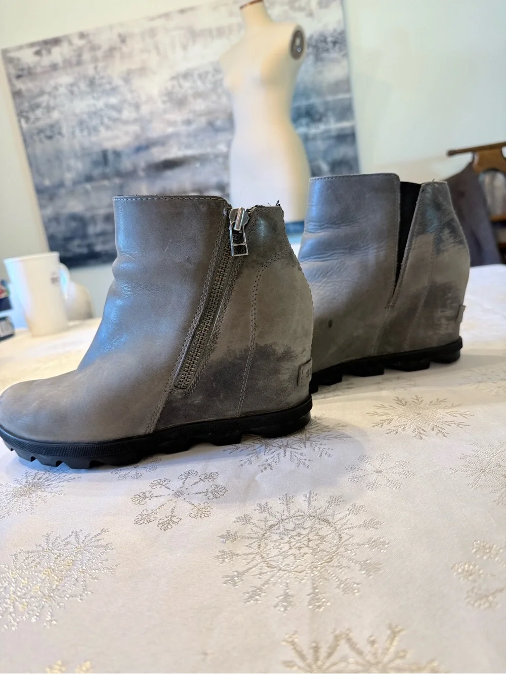 Sorel Gray Suede Joan of Arctic Wedge II Zip Ankle Boots NL3364-052 Womens 8.5